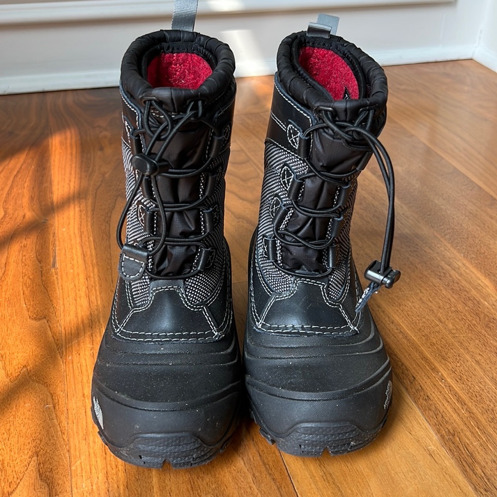 Kids Northface snow boots